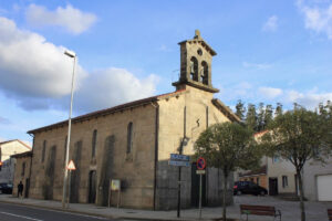 Igrexa de San Lázaro desde outra perspectiva